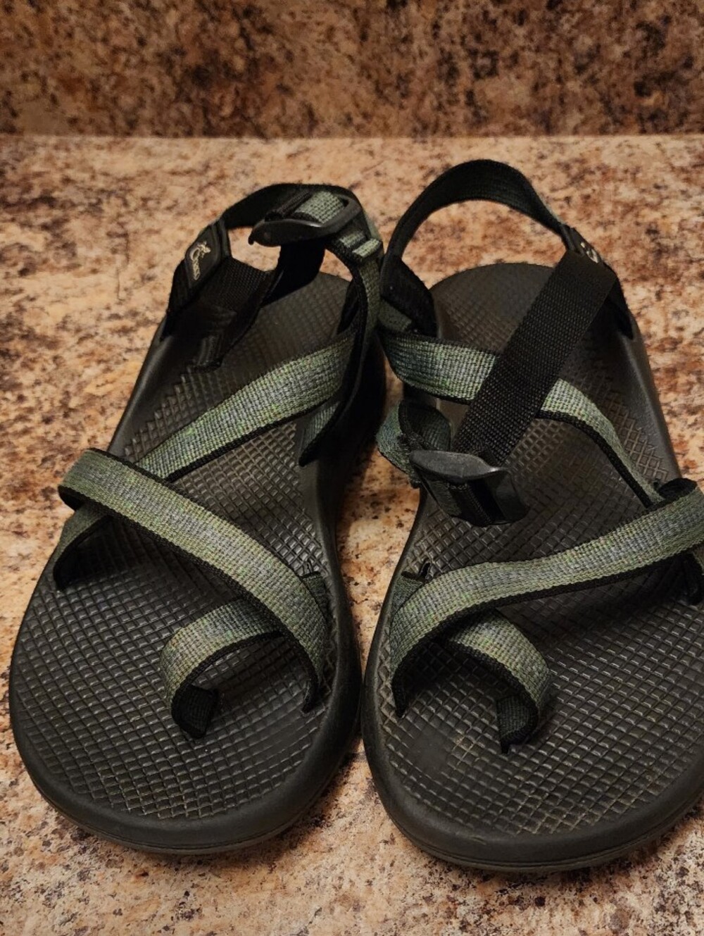 Chaco Z/2 Yampa Vibram Sole Toe Loop Hiking Sandals Men Size 10